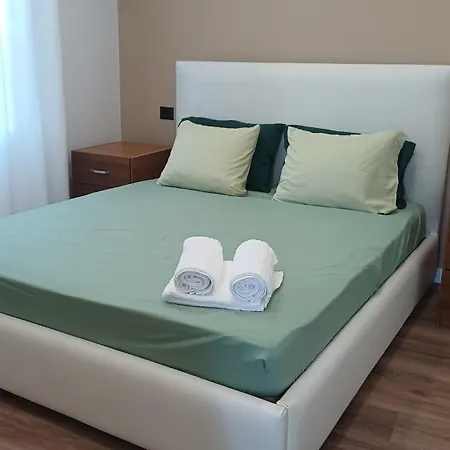 Appartement Near Airport Cozy Ljaknasi