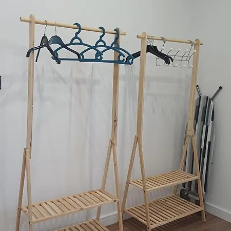 Near Airport Cozy * Ljaknasi