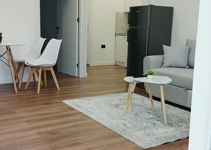 Near Airport Cozy Ljaknasi