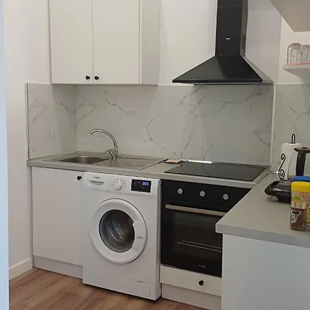 Near Airport Cozy Apartment