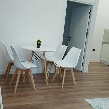 Near Airport Cozy
