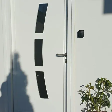Διαμέρισμα Near Airport Cozy Ljaknasi