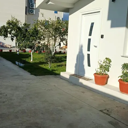 Διαμέρισμα Near Airport Cozy Ljaknasi