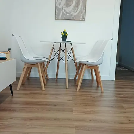 Near Airport Cozy *