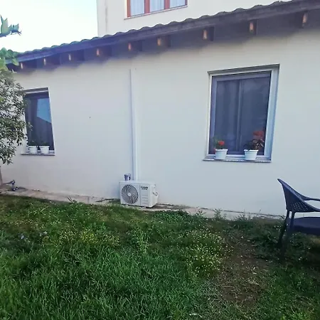 Διαμέρισμα Near Airport Cozy