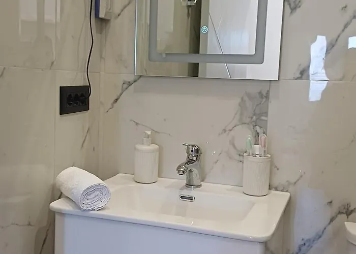 Apartment Near Airport Cozy Laknas